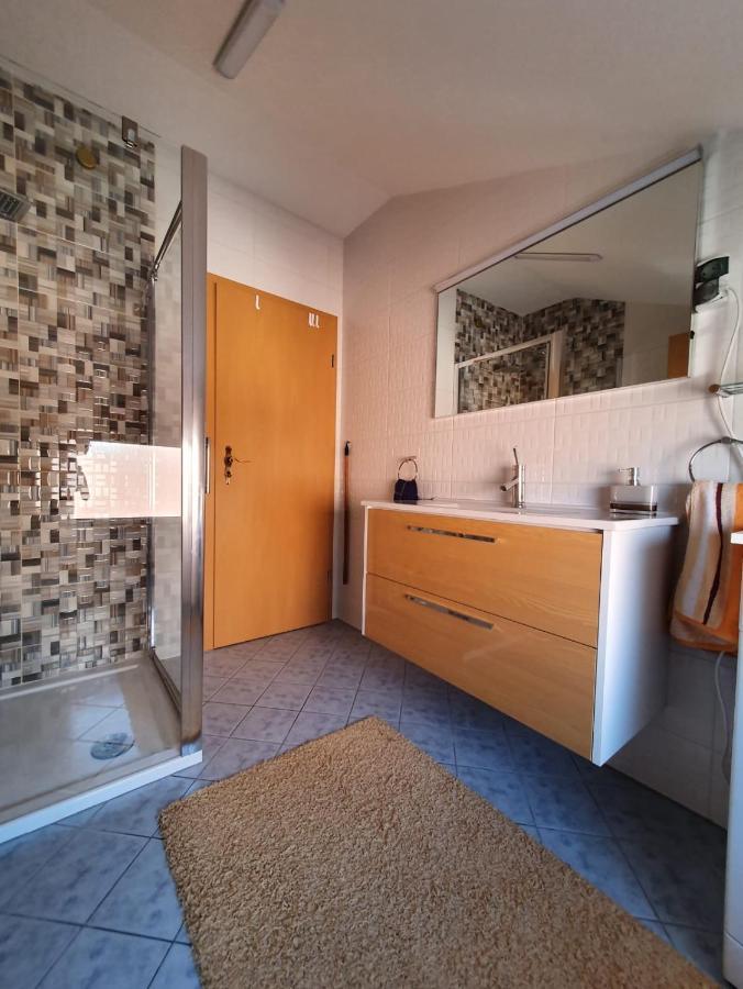 Ferienwohnung Apartman Laura Zadar Exterior foto